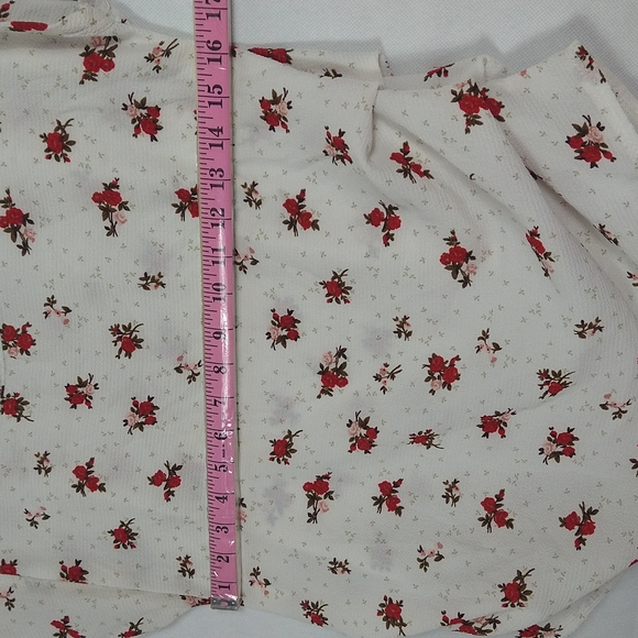 Elizabeth - Picture 5 of 9